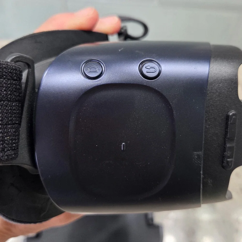 Samsung Gear VR Powered by Oculus Virtual Reality‎ Headset for Smartphones